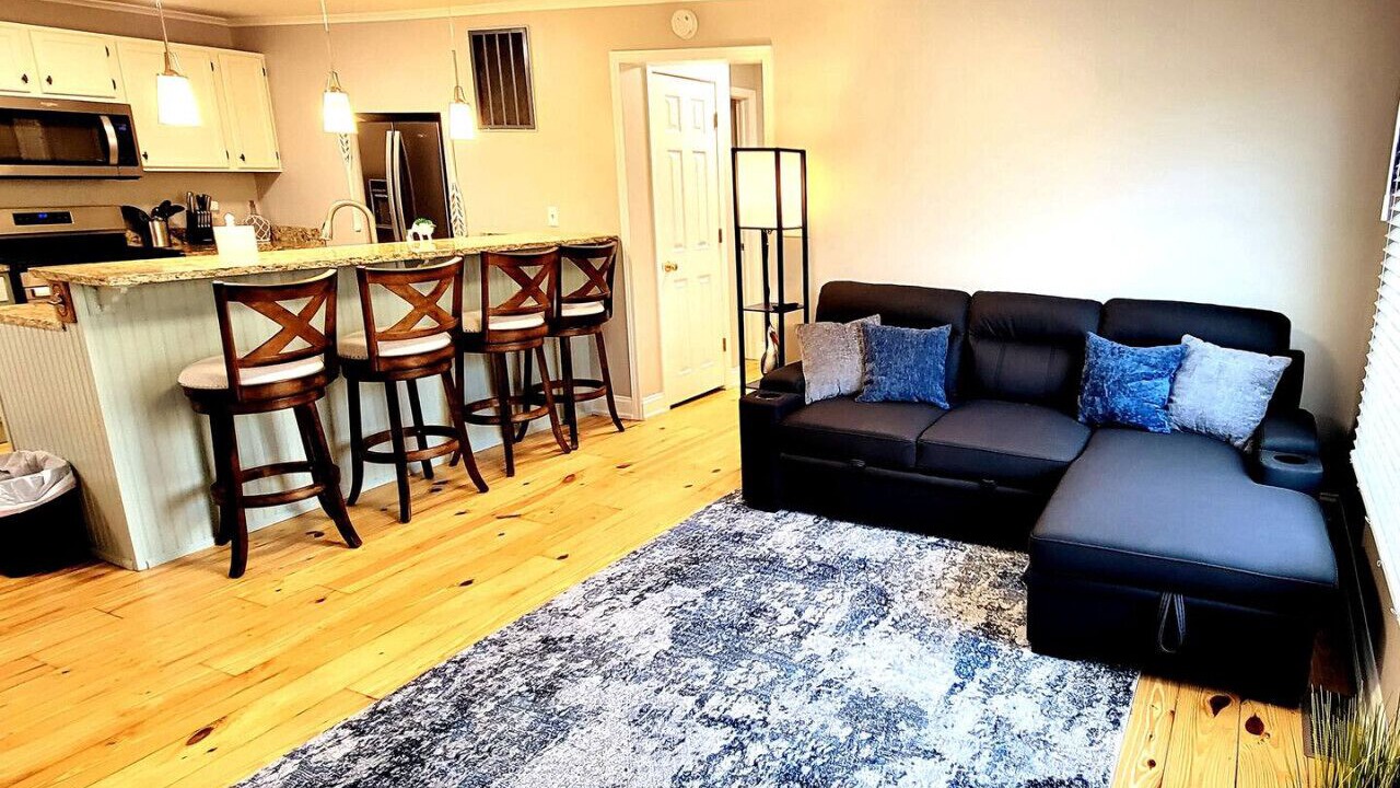 Photo of Livingroom in Fox Lake