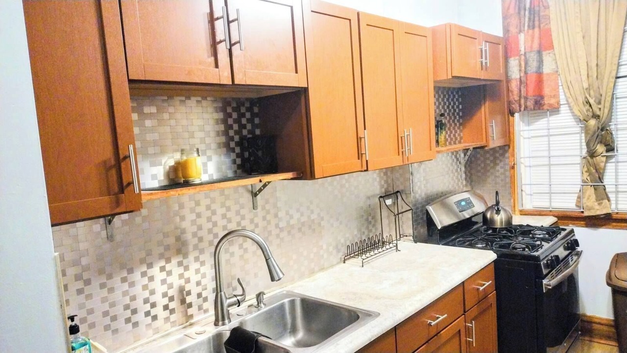 Photo of Kitchen in Greater Grand Crossing