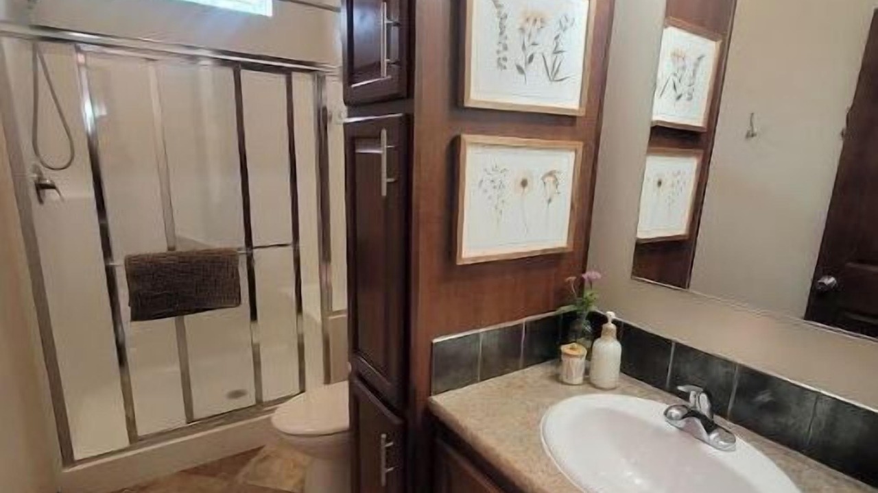Photo of Bathroom in Groveland