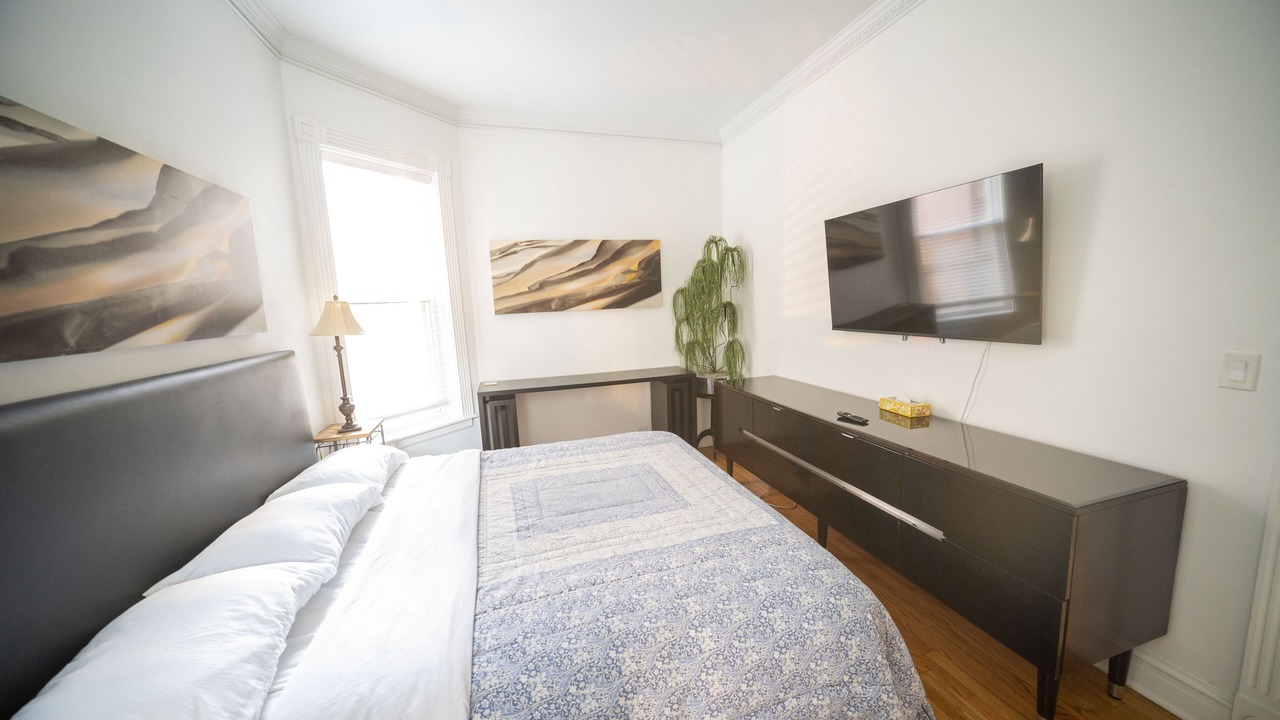 Photo of Bedroom in Lake View East