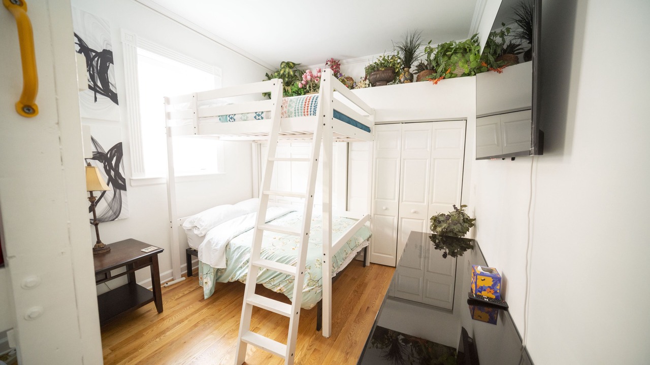 Photo of Bedroom in Lake View East