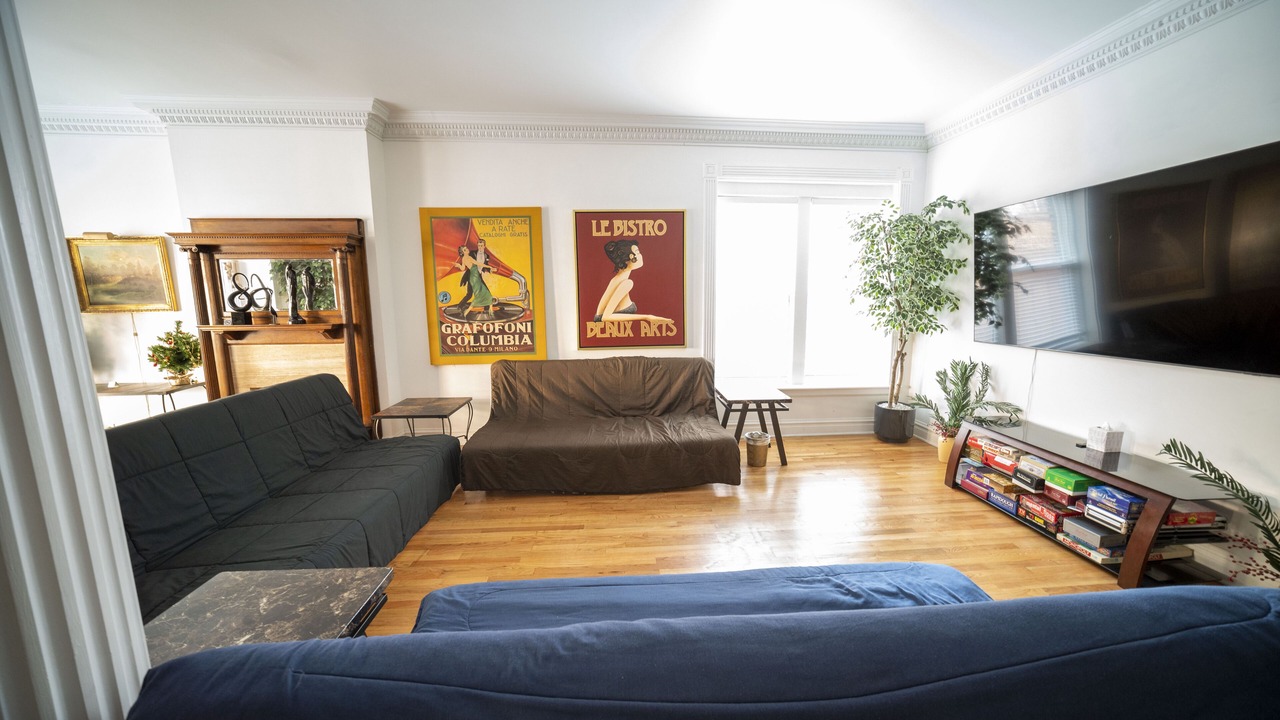 Photo of Livingroom in Lake View East