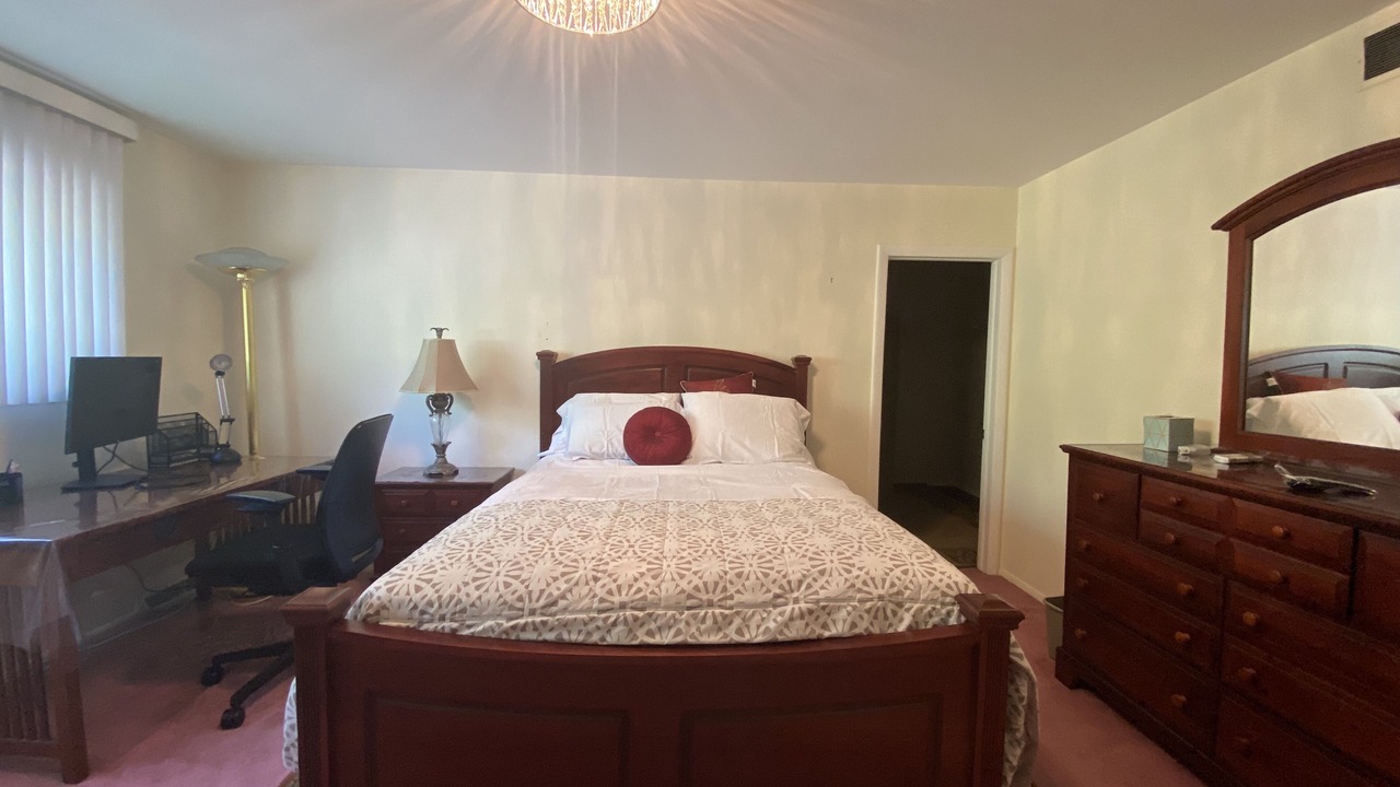 Photo of Bedroom in Des Plaines