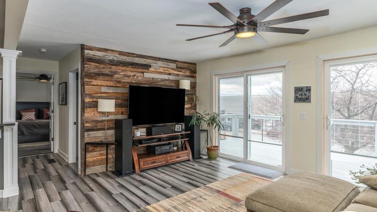 Photo of Livingroom in Port Byron