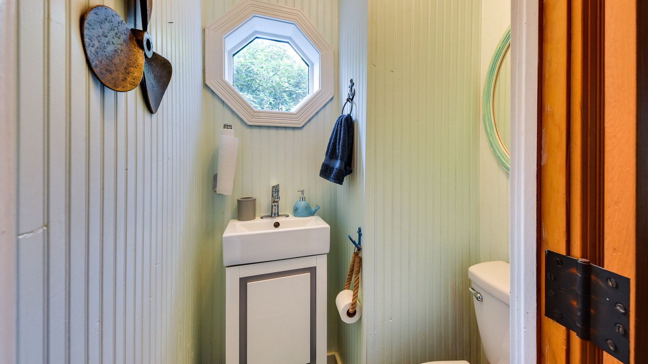 Photo of Bathroom in Fox Lake