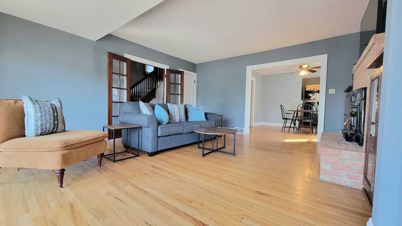 Photo of Livingroom in McHenry