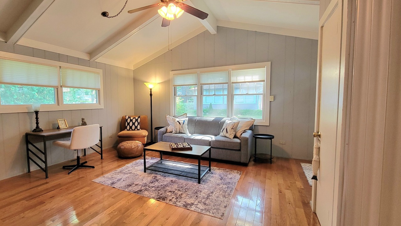 Photo of Livingroom in McHenry