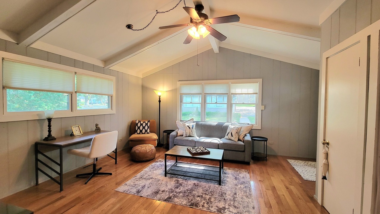 Photo of Livingroom in McHenry