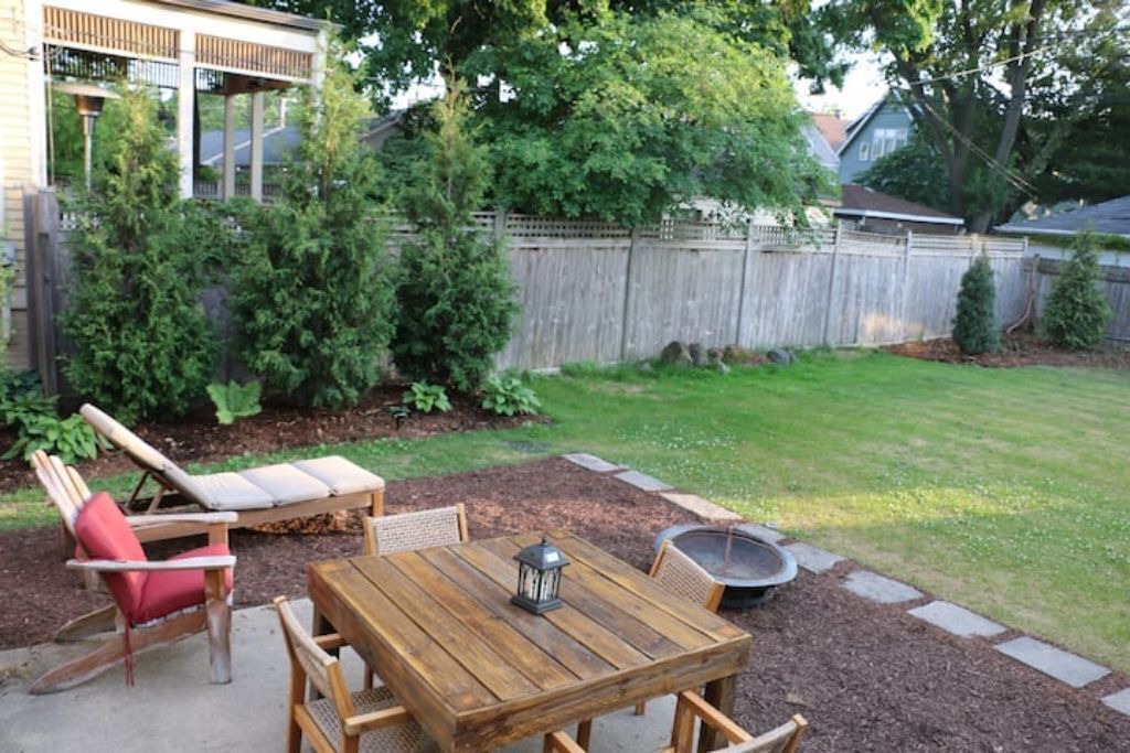 Photo of Outdoor in Old Irving Park