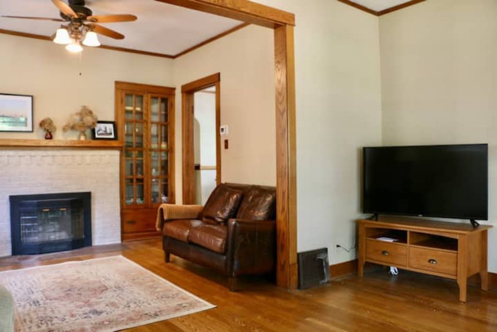 Photo of Livingroom in Old Irving Park