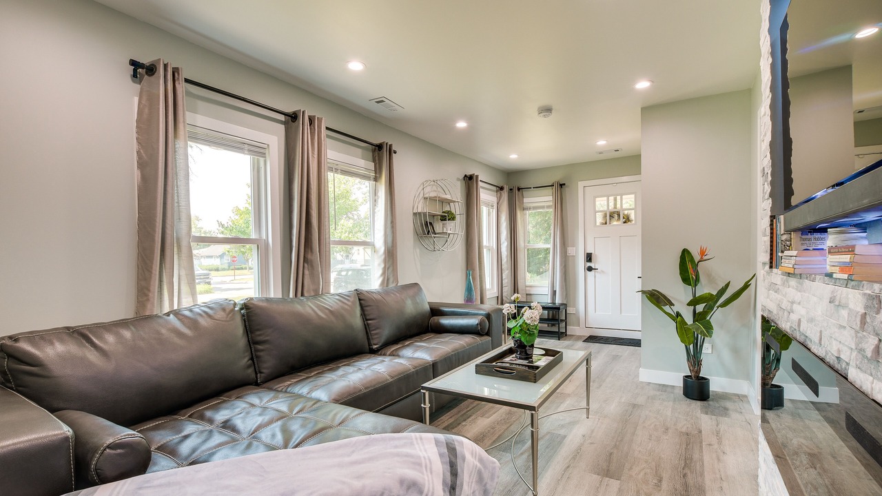 Photo of Livingroom in Oakton