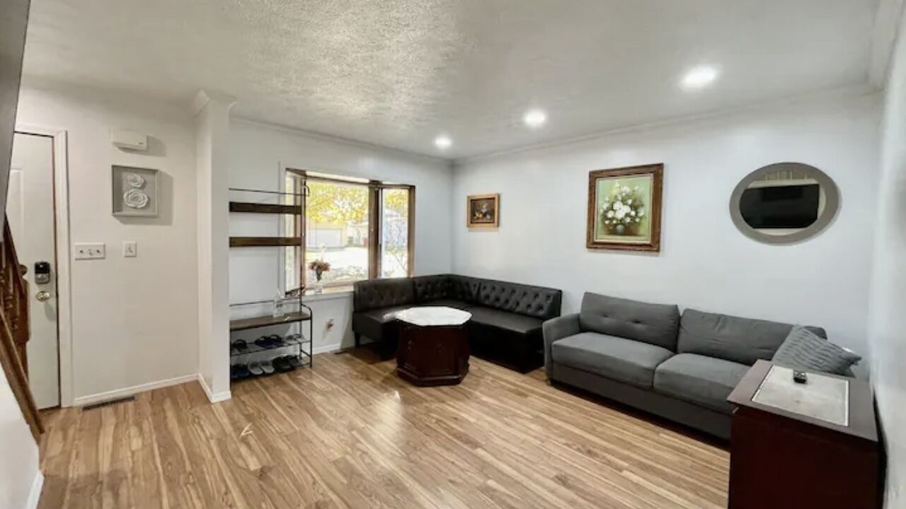 Photo of Livingroom in Champaign