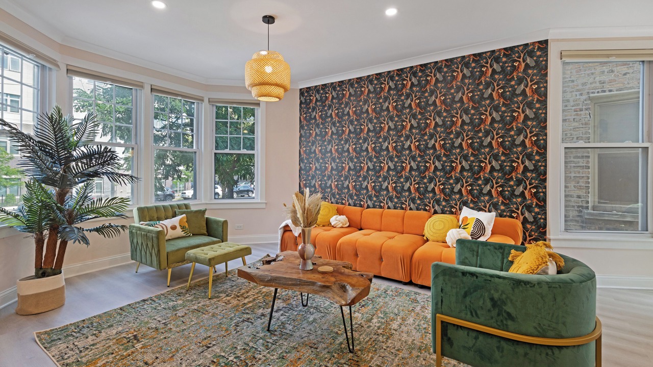 Photo of Livingroom in Lakeview