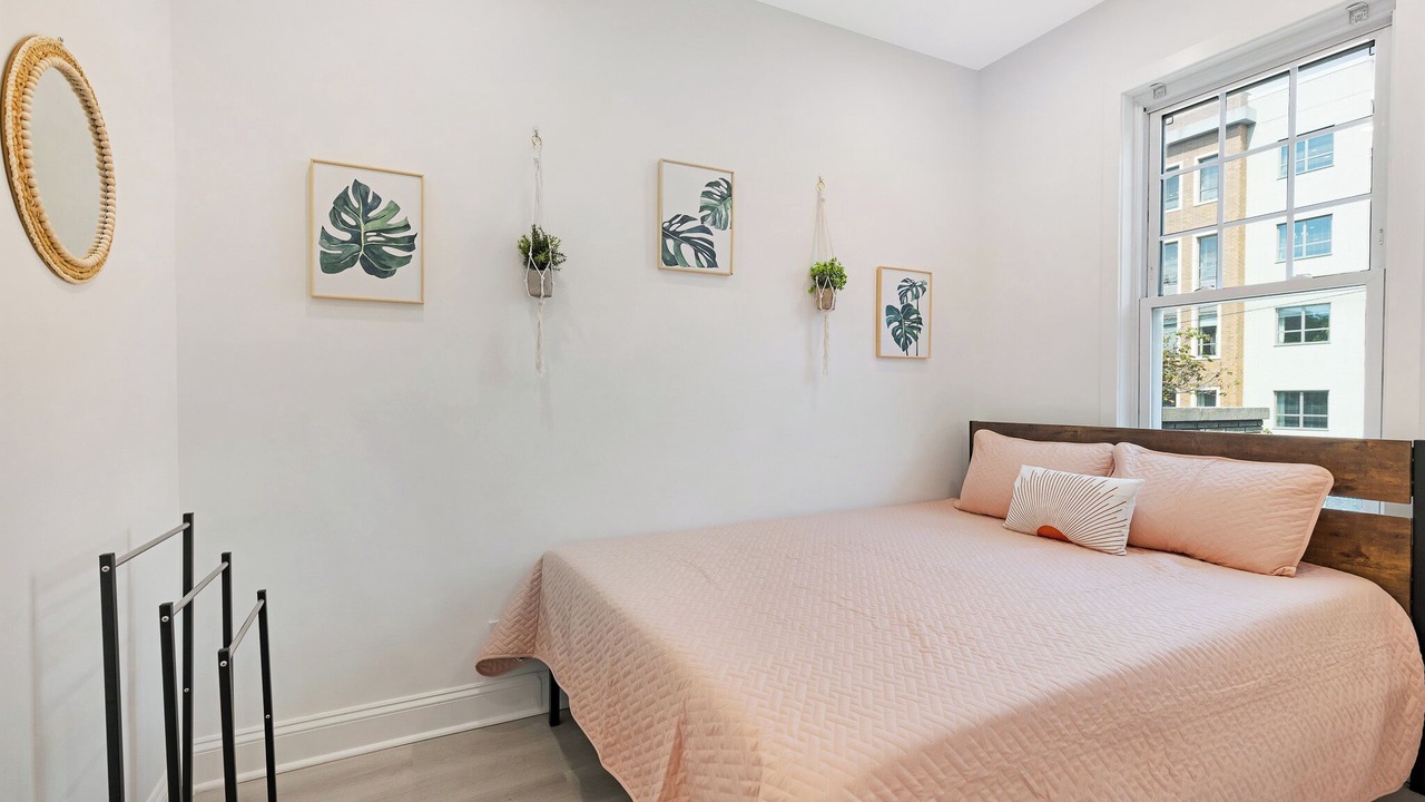 Photo of Bedroom in Lakeview