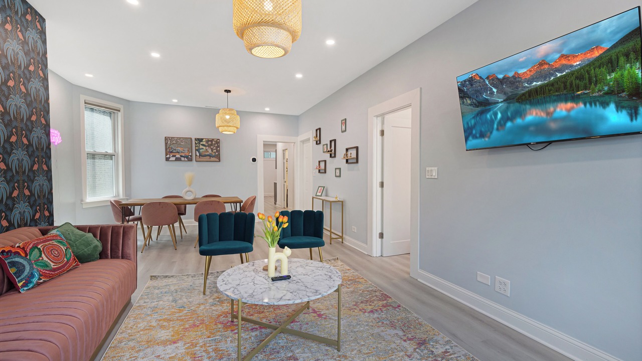 Photo of Livingroom in Lakeview