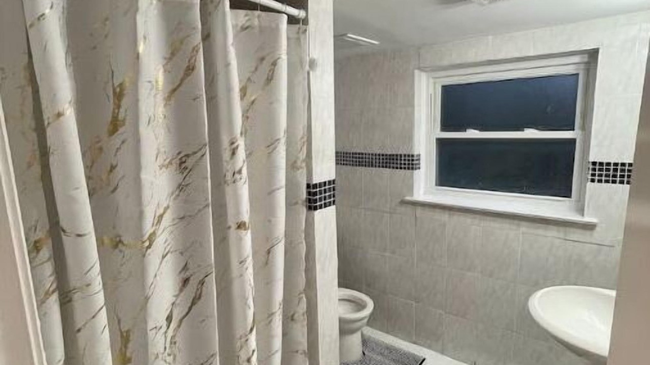 Photo of Bathroom in Skokie