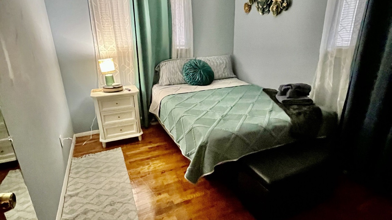 Photo of Bedroom in North Chicago