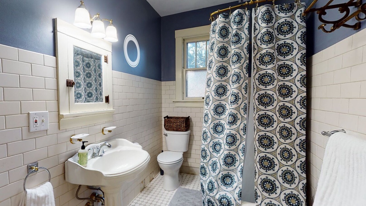Photo of Bathroom in Edwardsville