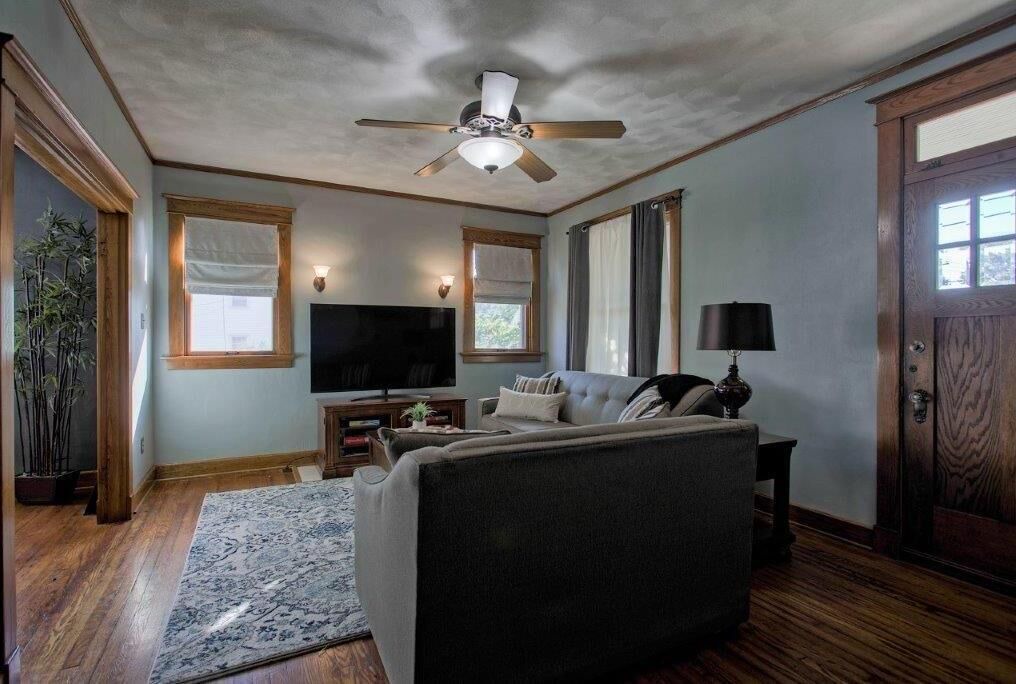 Photo of Livingroom in Edwardsville