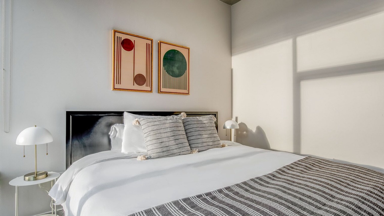 Photo of Bedroom in Lake View East