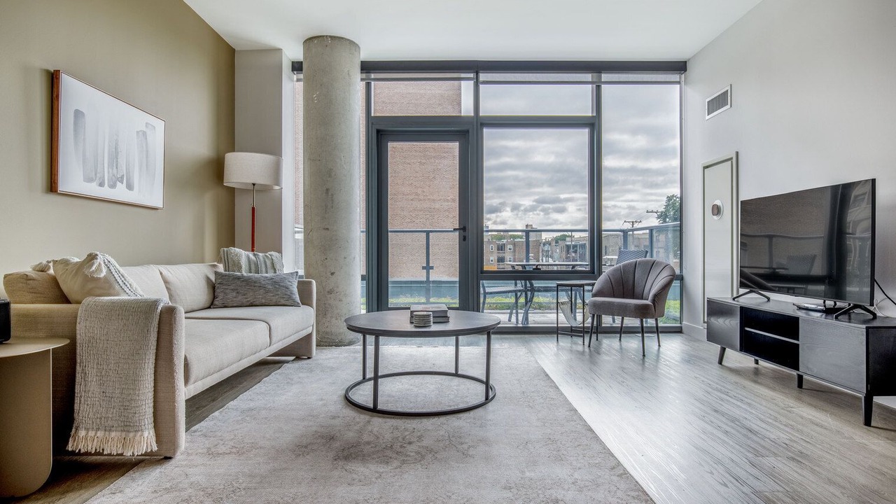 Photo of Livingroom in Lake View East
