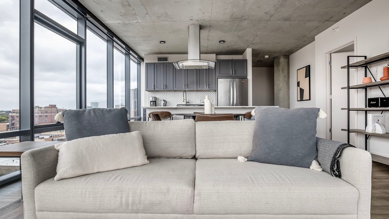 Photo of Livingroom in Lake View East