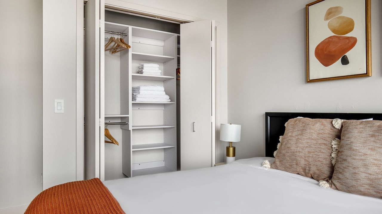 Photo of Bedroom in Lake View East