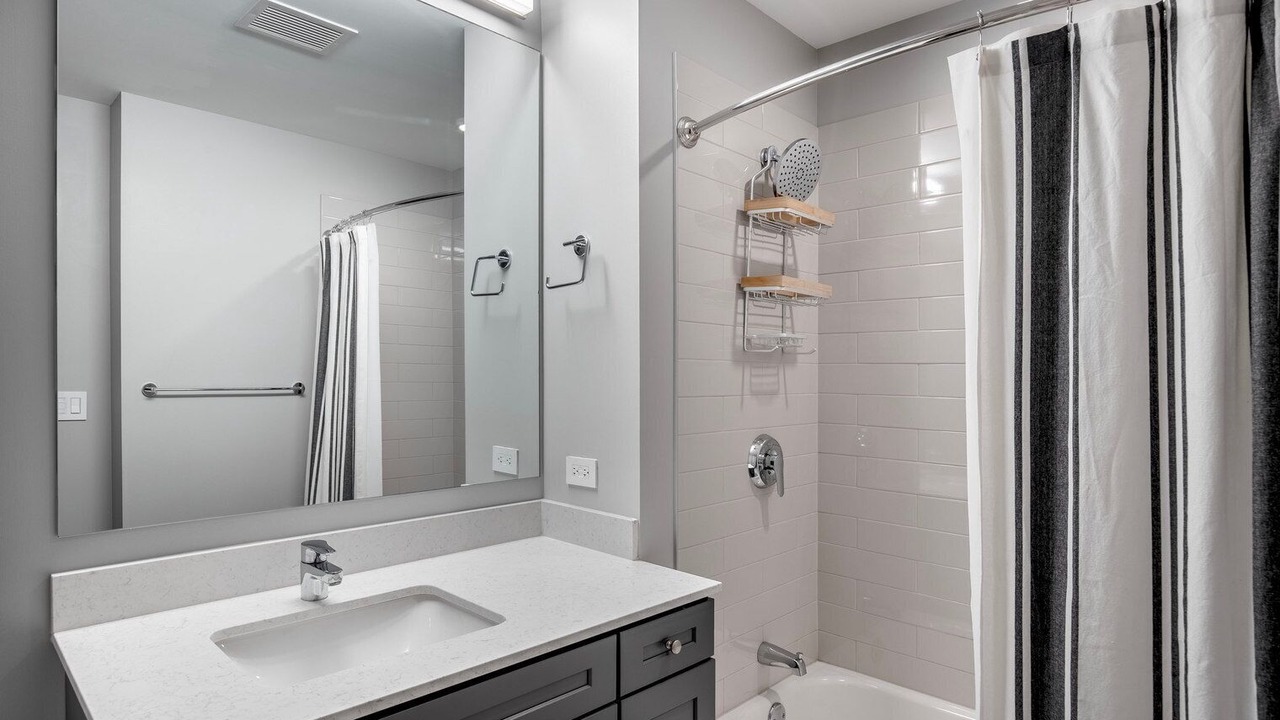Photo of Bathroom in Lake View East
