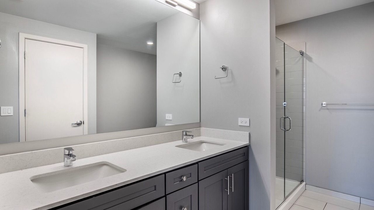 Photo of Bathroom in Lake View East