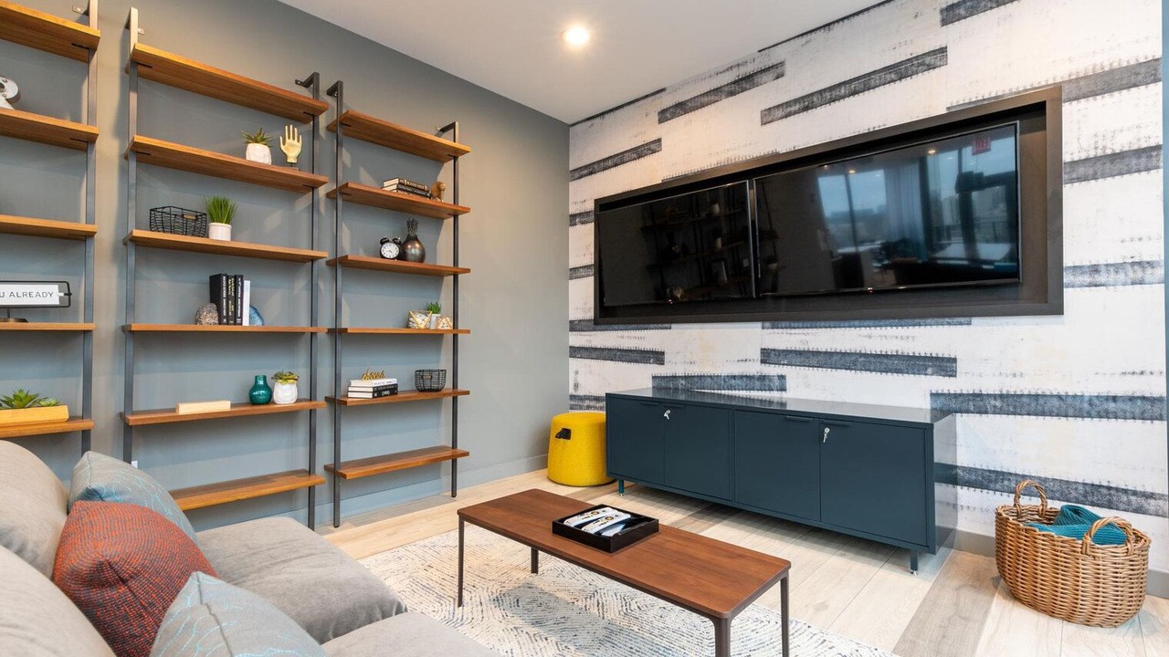 Photo of Livingroom in Lake View East