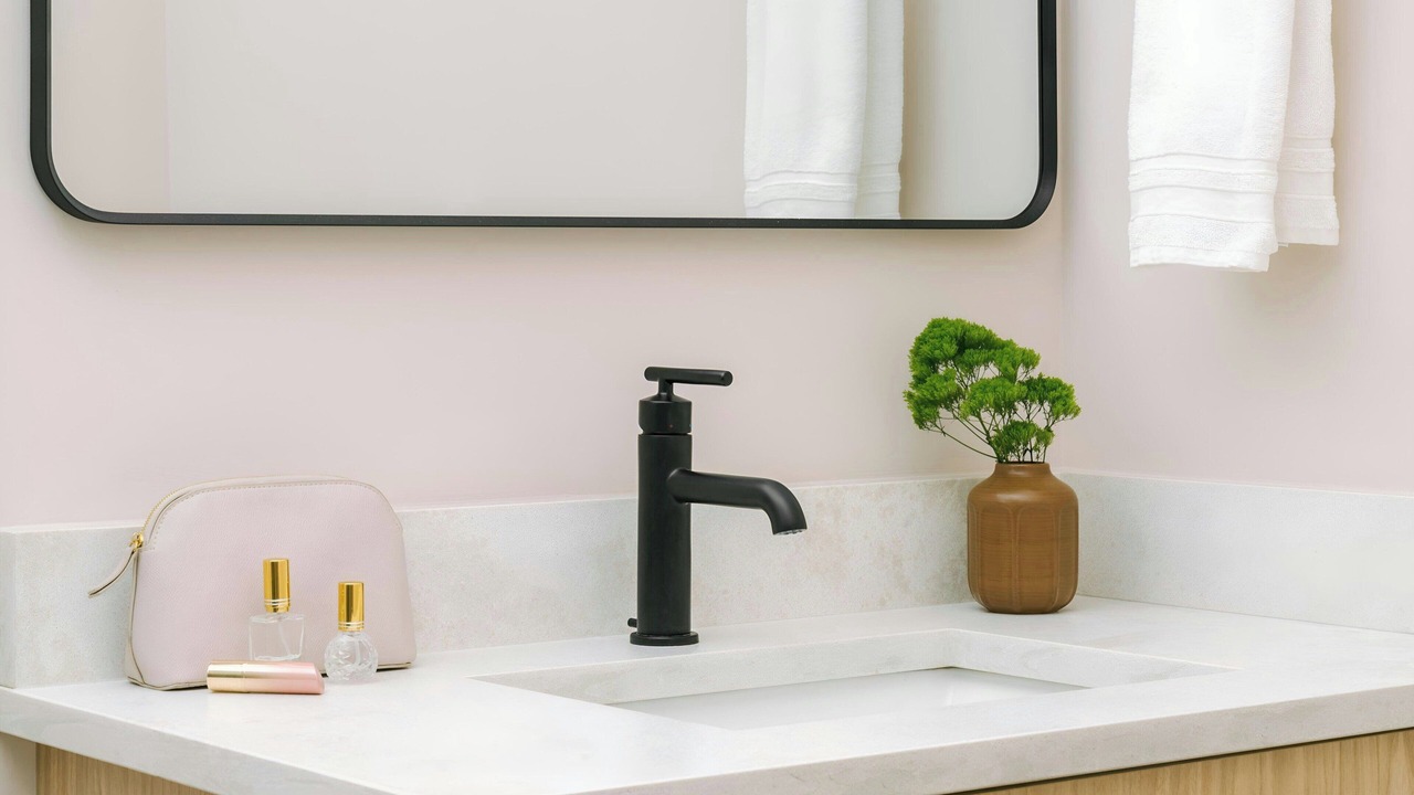 Photo of Bathroom in West Loop Gate