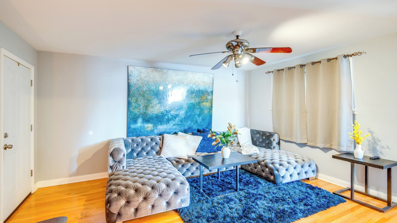 Photo of Livingroom in Ashburn