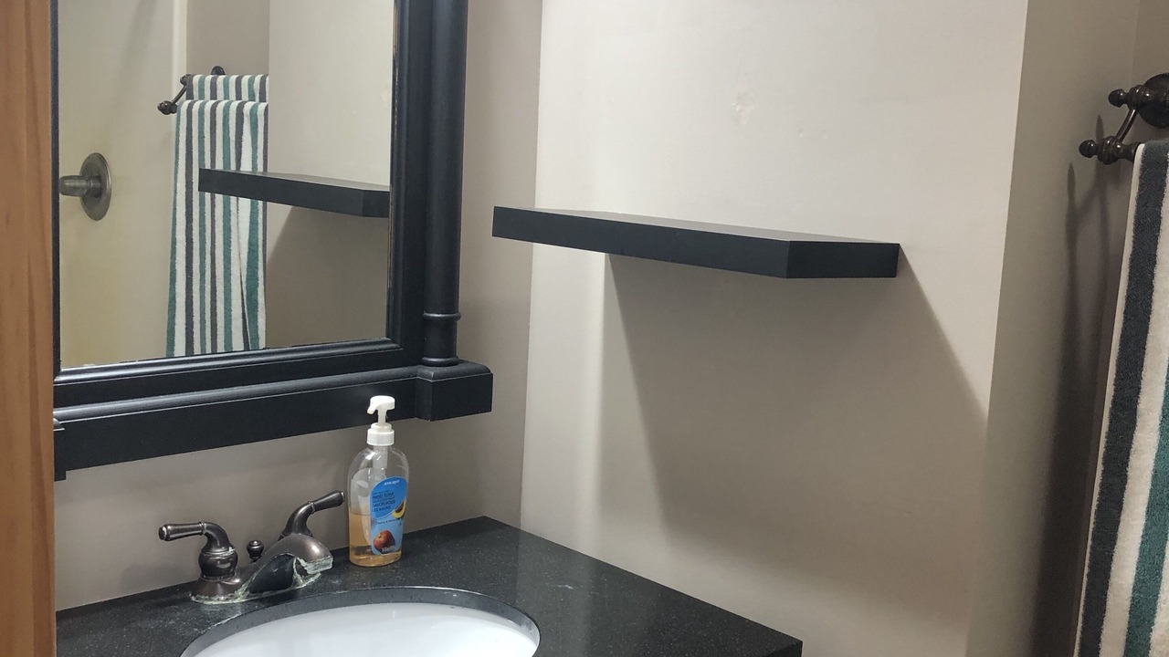 Photo of Bathroom in Oglesby