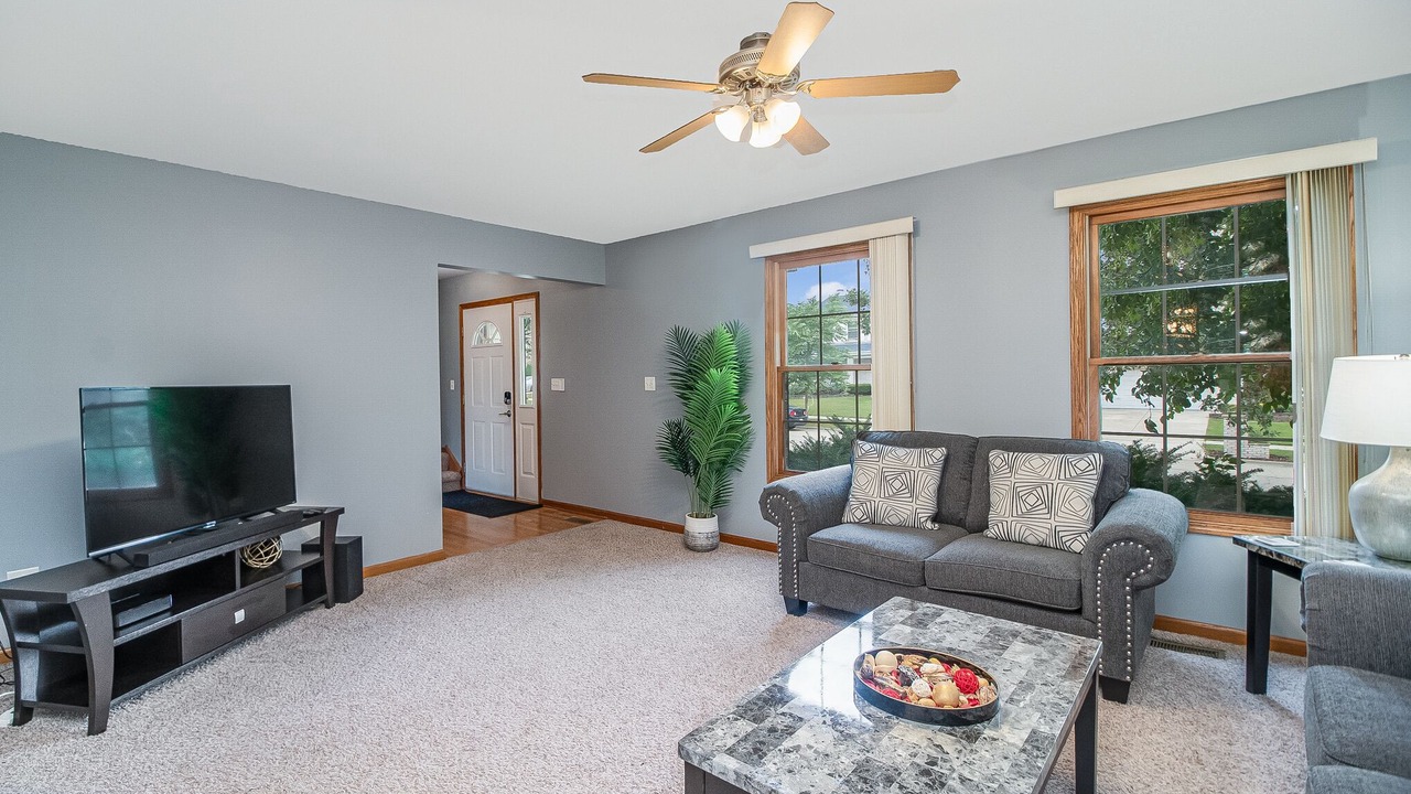 Photo of Livingroom in Woodridge