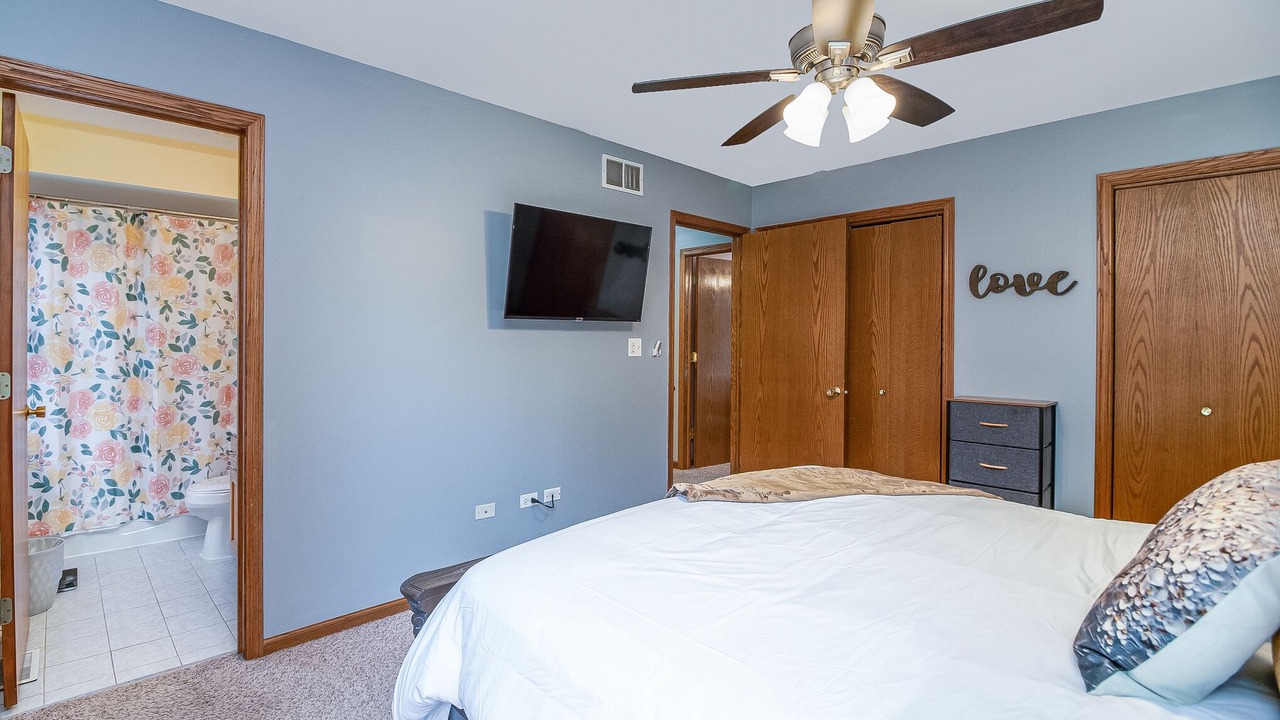 Photo of Bedroom in Woodridge