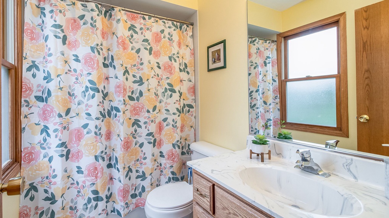 Photo of Bathroom in Woodridge