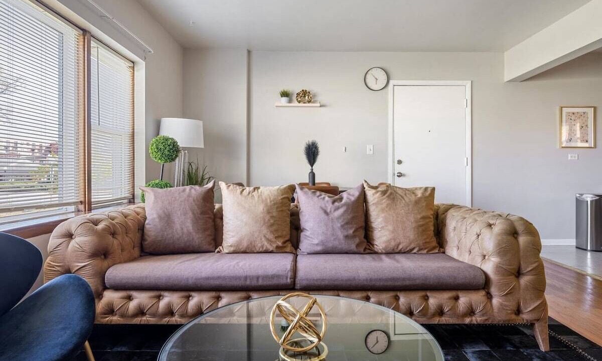 Photo of Livingroom in Westmont