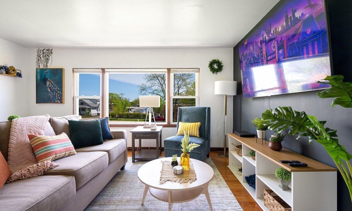 Photo of Livingroom in Westmont