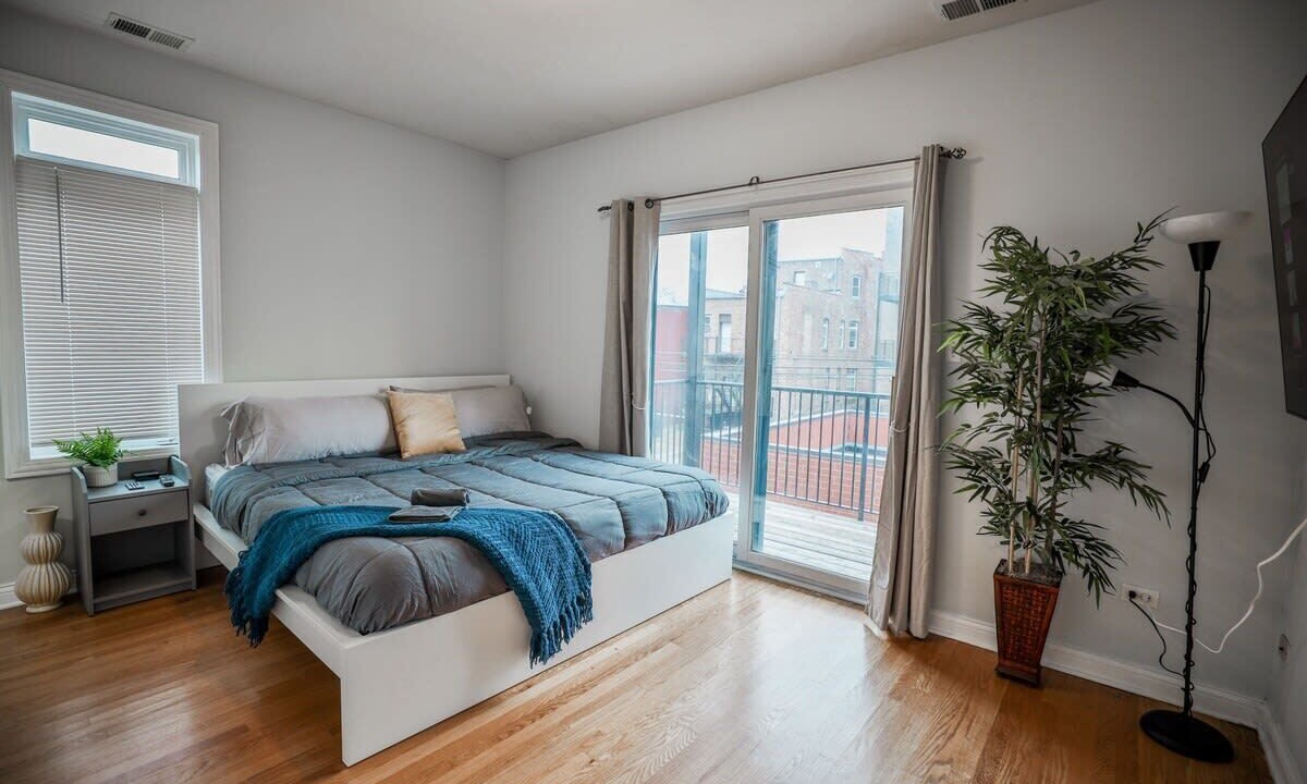 Photo of Bedroom in Near West Side