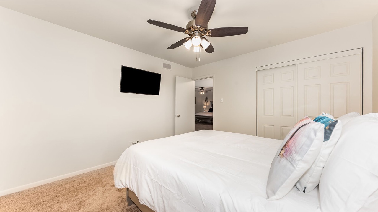 Photo of Bedroom in Palos Hills