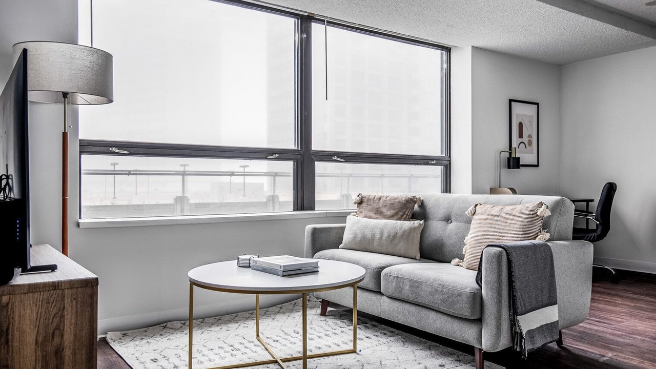 Photo of Livingroom in Streeterville