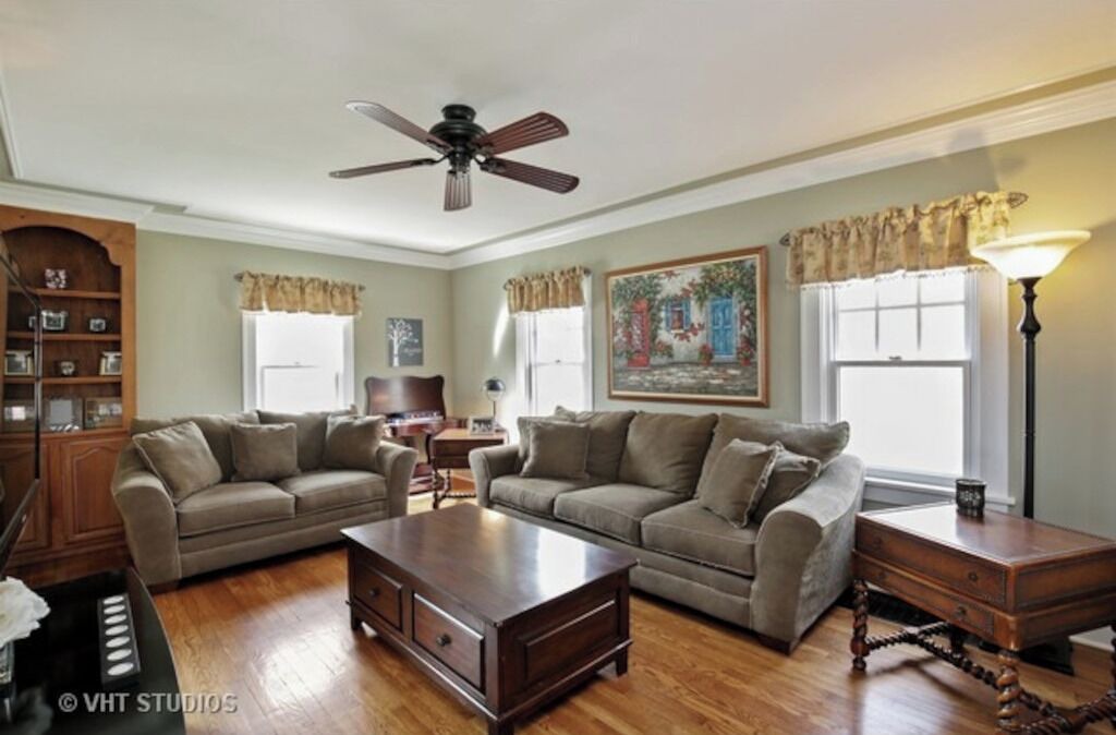 Photo of Livingroom in St. Charles