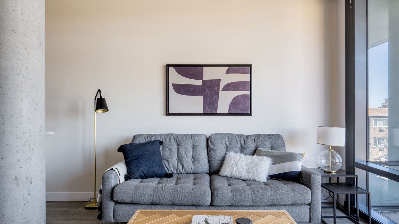 Photo of Livingroom in Lake View East