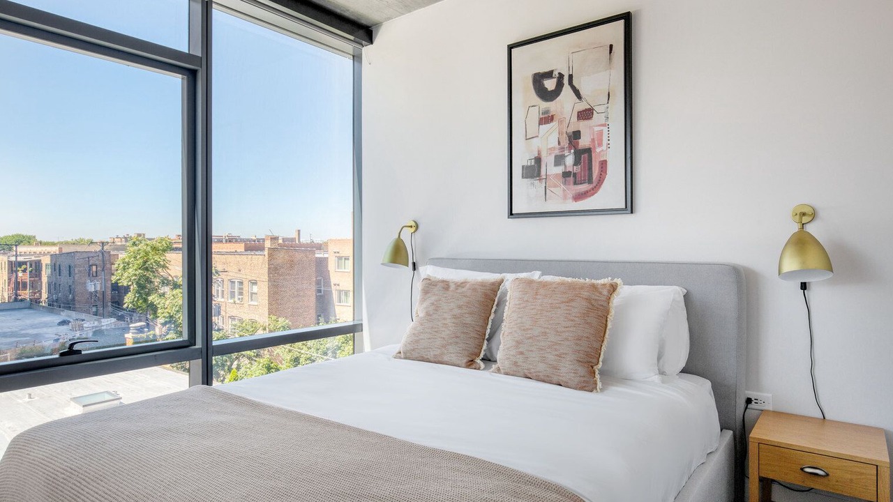Photo of Bedroom in Lake View East