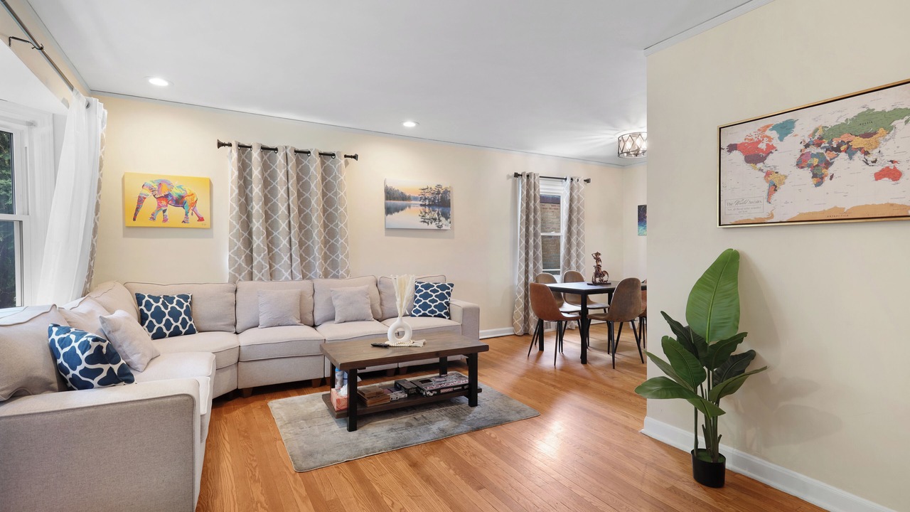 Photo of Livingroom in Skokie