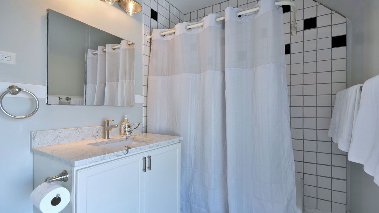 Photo of Bathroom in Oak Park