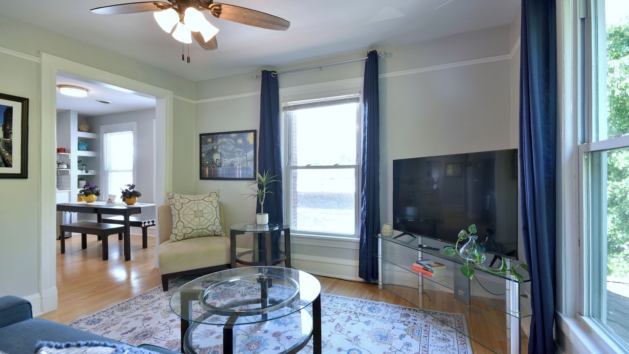 Photo of Livingroom in Oak Park