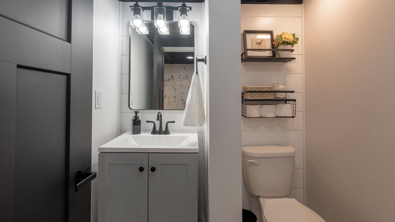 Photo of Bathroom in Goreville