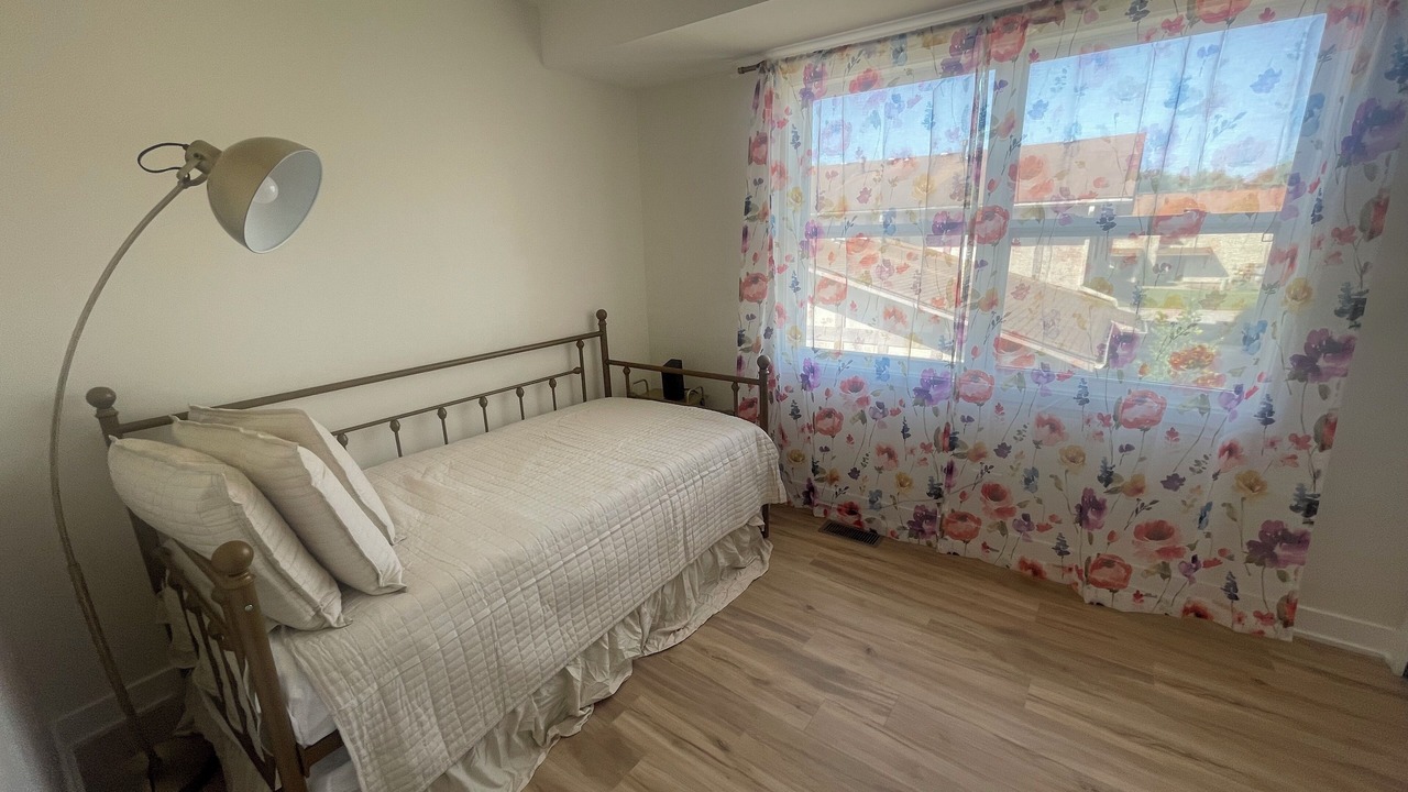 Photo of Bedroom in Country Club Hills