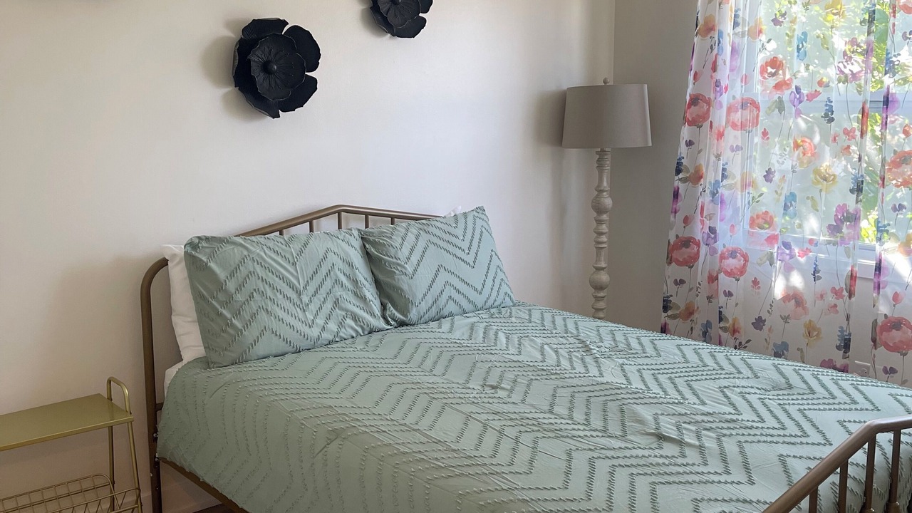 Photo of Bedroom in Country Club Hills